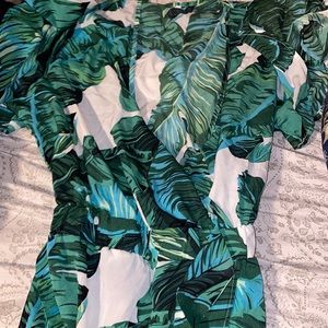 I’m selling a short jumpsuit.